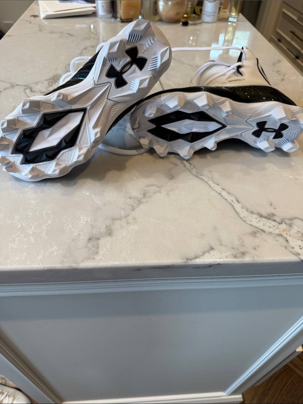 Under Armour Kids Black and White High-Top Sports Cleats ( flag football) - Picture 4 of 5